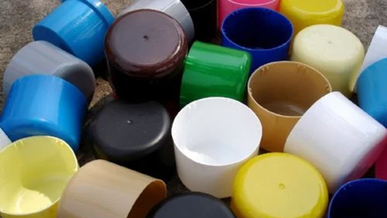 Con algunos materiales es fácil realizar esta manualidad par decorar tu hogar.&nbsp;