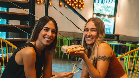 McCain reconoció a mujeres gastronómicas de Mendoza