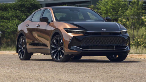 Cuál es el precio de la Toyota Crown tras la baja de impuestos a los autos.