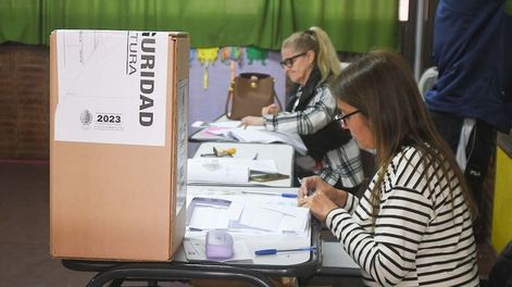 Los Andes | Consultora local salió a relevar en Gran Mendoza el contexto social de las elecciones presidenciales del domingo. Foto: José Gutierrez / Los Andes