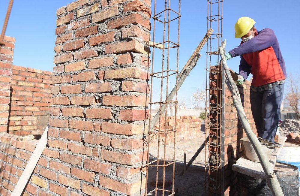 Construccion, obrasObreros trabajan en la construcción de una vivienda, en el departamento de Junín Foto José Gutierrez / Los AndesTrabajos, construcciones, albañil