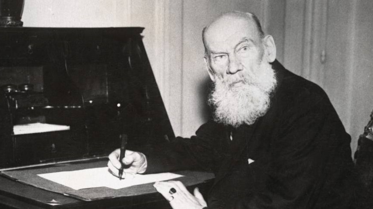 Tolstói, filósofo ruso cuya frase advierte sobre los peligros de la codicia: 