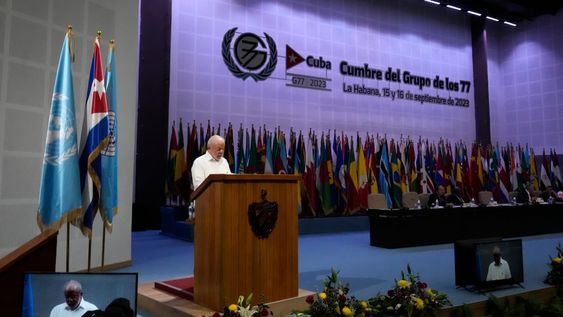 El presidente brasileño, Luiz Inácio Lula da Silva, ofrece un discurso en la cumbre del G77+ China en La Habana, Cuba, el sábado 16 de septiembre de 2023. (Foto AP/Ramón Espinosa)