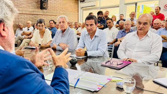 Productores integrados a Fecovita fueron a la Comisión de Derechos y Garantías de la Legislatura provincial a mostrar su preocupación por las falencias en el pedido de imputación que se realizó a los Directivos de la Cooperativa.