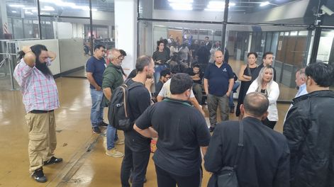 Una de las reuniones entre los empleados ante del acuerdo salarial con la administración central.