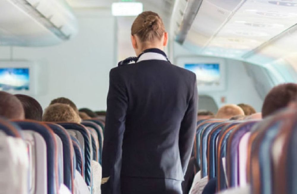 Así es el “cuarto secreto” donde duermen las azafatas y los pilotos en el avión durante vuelos largos. / Imagen ilustrativa
