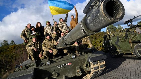 Los Challenger 2 entregados a Ucrania por parte del Reino Unido son los que se utilizan para el lanzamiento de las municiones con uranio empobrecido.