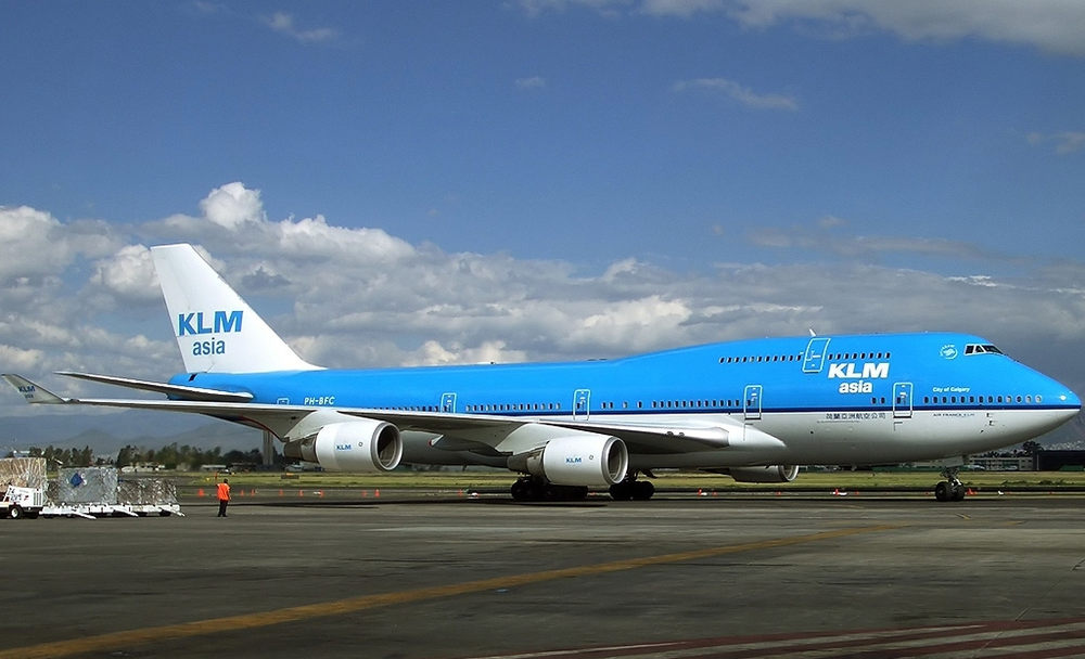 La azafata investigada por un posible caso de hantavirus pertenece a la aerolínea KLM, de Países Bajos.&nbsp;