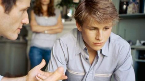 El diálogo con los hijos adolescentes: los sermones, tan comunes, son un efectivo “ahuyenta charla”