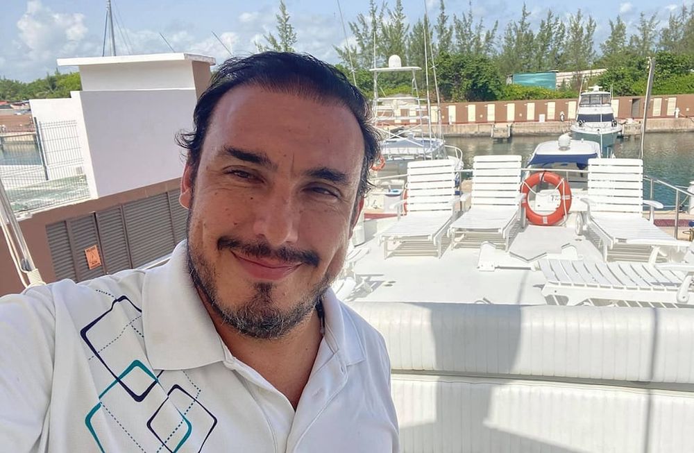 Familiares ed Carlos iniciarán una colecta para recaudar fondos que permitan pagar una búsqueda privada.