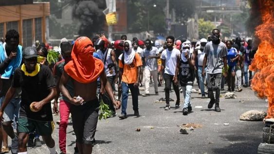 En Haití, muchas personas han sido asesinadas en los ataques armados de las pandillas y cerca de 17.000 personas han quedado sin hogar. Foto: Gentileza.