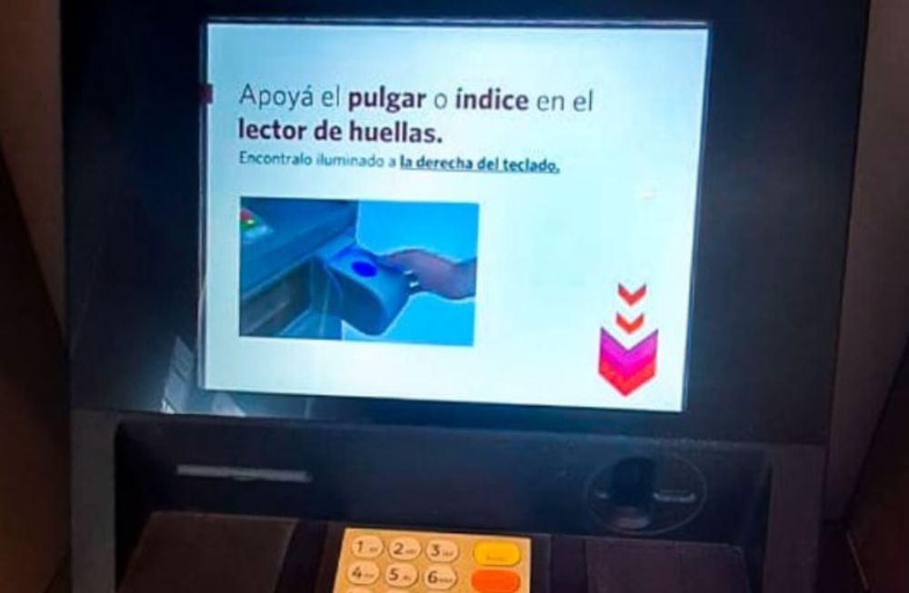 Todos los cajeros automáticos del país tendrán que aceptar la huella digital para operar