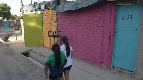 “Acá no hay seguridad. Si llamas al 911 no vienen o vienen una hora después, dicen los vecinos del barrio Olivares, donde asesinaron a un menor de 17 años. Imagen Archivo.