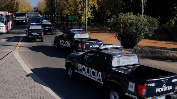 Intentaron escapar en un auto robado, chocaron y terminaron detenidos con más de un kilo de cocaína