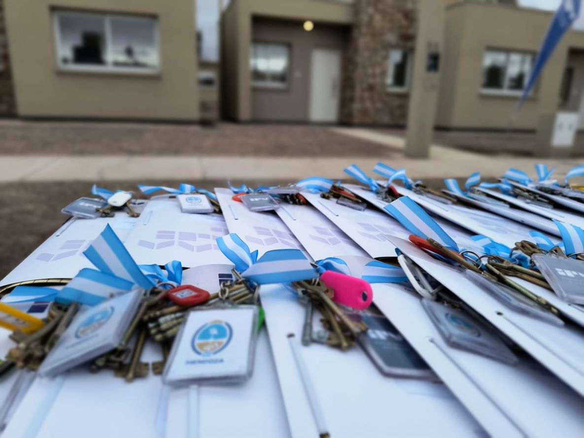 Entrega de viviendas sociales por parte del IPV.&nbsp;