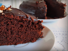 Torta de chocolate sin manteca ni huevos: una de las recetas más fáciles. Torta de chocolate sin manteca ni huevos: una de las recetas más fáciles.