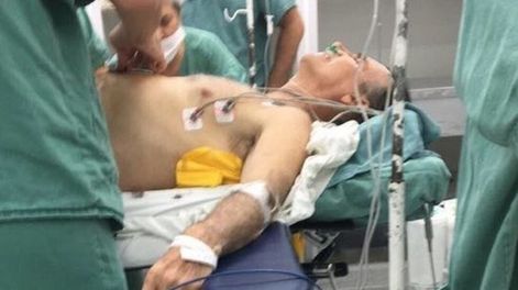 Bolsonaro fue operado con éxito tras ser apuñalado mientras estaba de campaña en Brasil