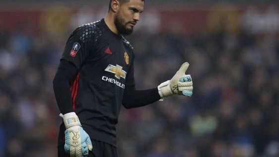 Rumbo al Mundial: Sergio Romero sumó minutos en el triunfo de Manchester United