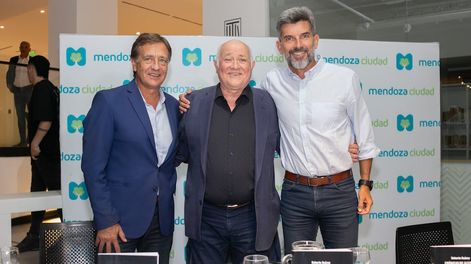 Se presentó “40 años de Democracia, Crónicas de Alfonso”, con la participación de Ulpiano Suarez