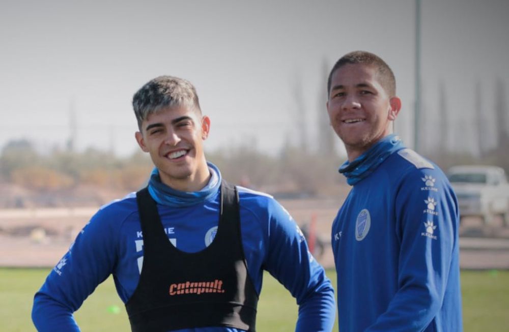 Brunetta y Danilo Ortiz, en una de las últimas prácticas del Tomba. Uno será vendido y el otro, no está en los planes del DT. Foto: Prensa Godoy Cruz,