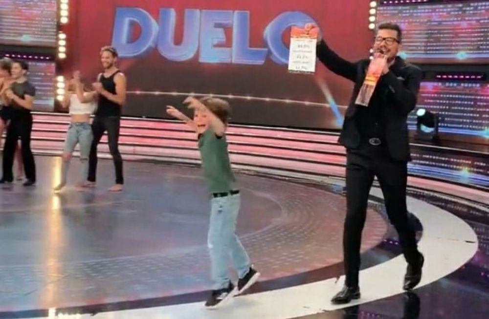 Lorenzo Tinelli festejó que pasó su pareja favorita a semifinales.
