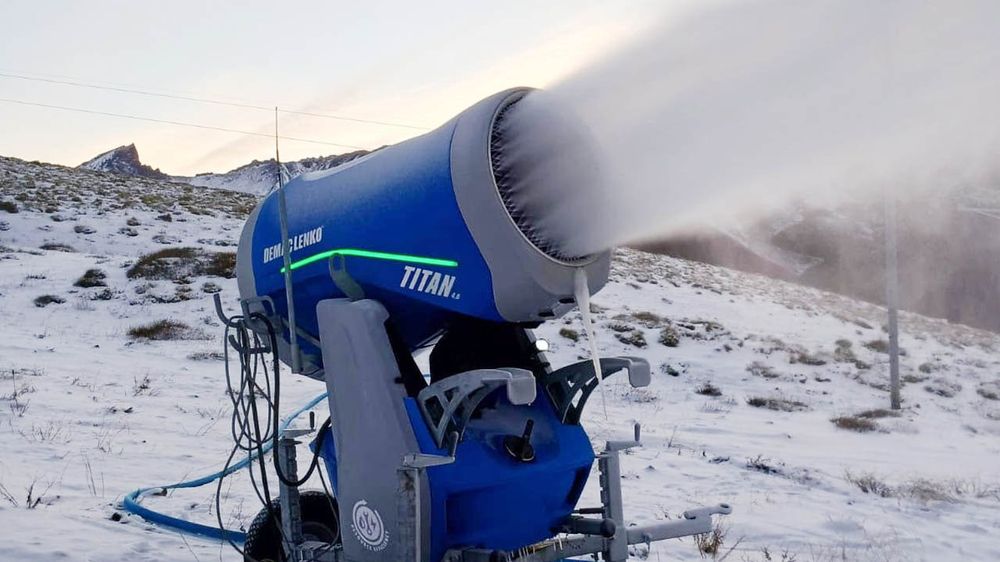 La incorporación de 11 nuevos cañones de nieve permitió garantizar las condiciones para la apertura del centro de esquí.