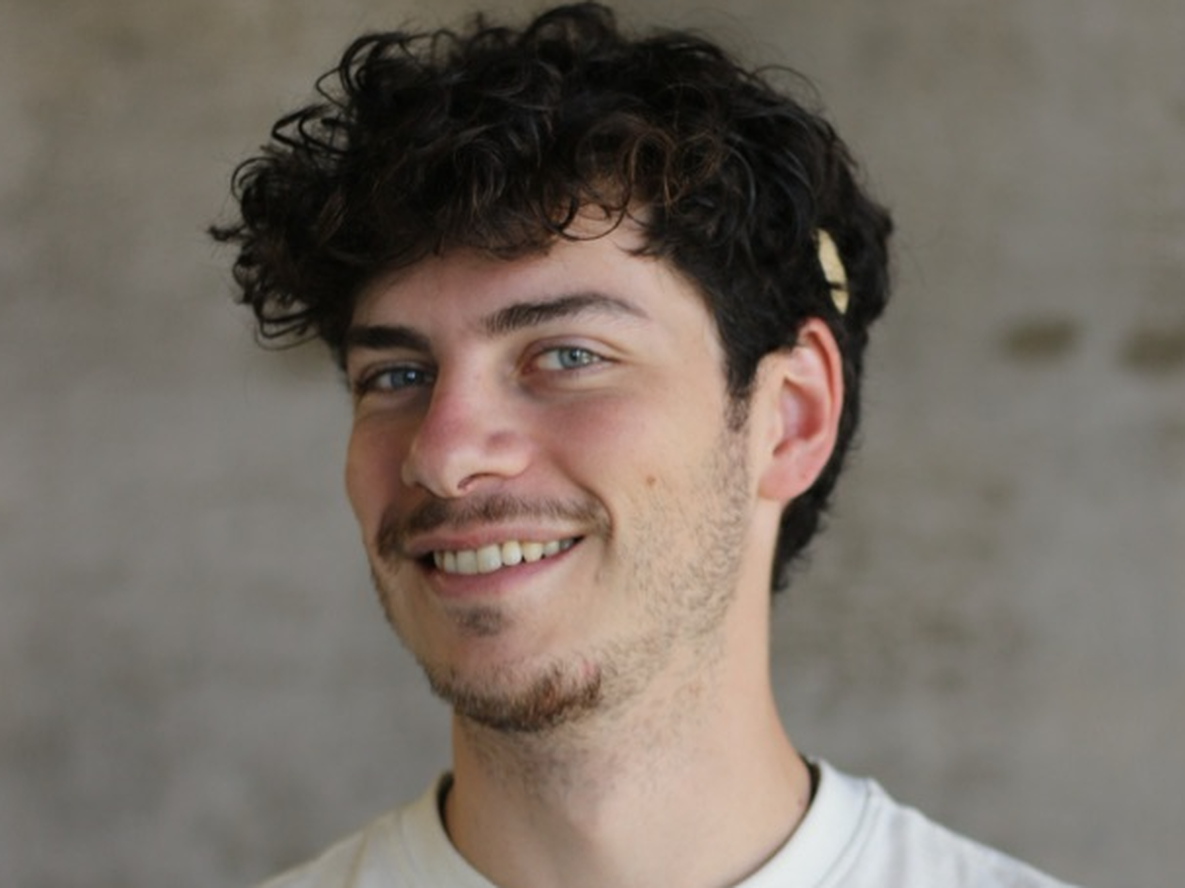 Lucas, el influencer hipoacúsico que creó una comunidad de contención a personas con problemas de audición. Foto: gentileza