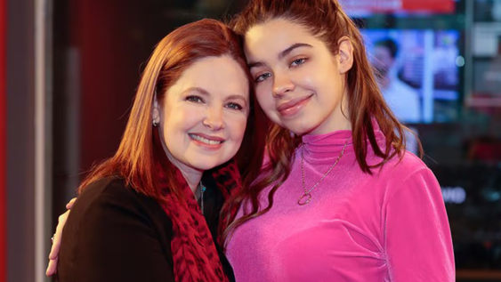 La hija de Andrea del Boca habló de la participación de su madre en el reality de Telefe.