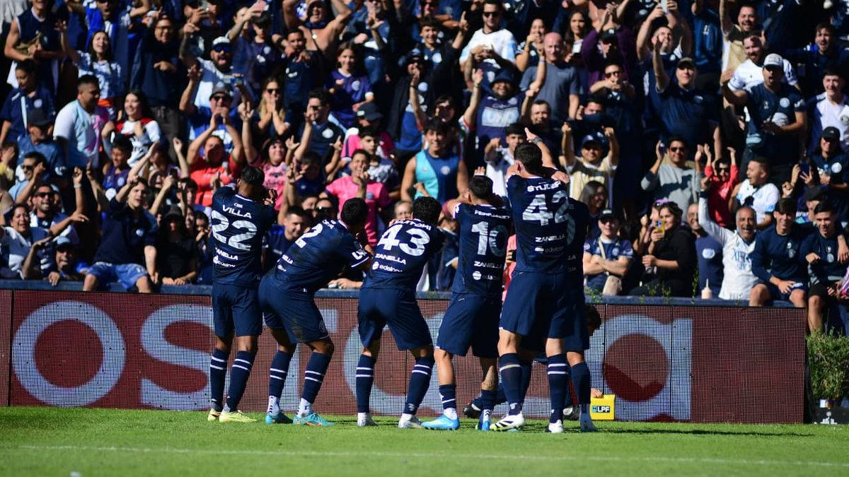 Video: los goles de Independiente Rivadavia que bailó y goleó por 5-1 a Gimnasia en el superclásico de Mendoza
