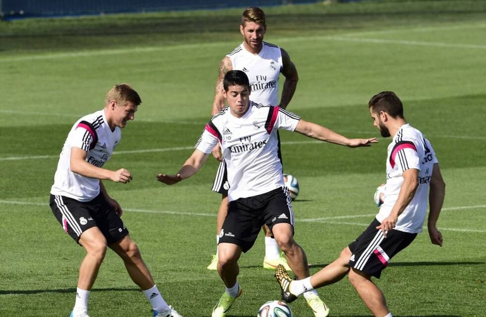 James vuelve a jugar con el Real Madrid
