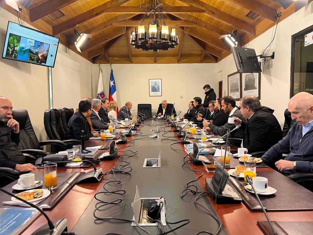 Minister Vargas Arizu emphasized that mining in Mendoza seeks to develop with technological and environmental standards similar to those applied in Chile.