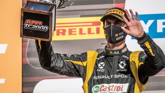 El líder del Súper TC2000 es Pernía