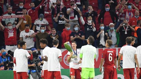 Los Andes | La UEFA aprueba la presencia de público en los estadios, tras la prueba piloto ayer en Budapest, en la final de la Supercopa de Europa entre el Bayern y Sevilla./AP