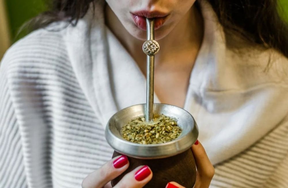 Un estudio comprobó que tomar mate aumenta la sensación de felicidad