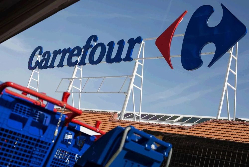 O Carrefour já tem ofertas para decidir seu futuro na Argentina.