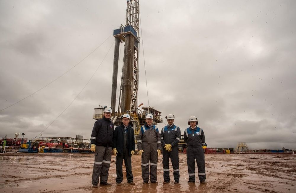 Marc R. Stanley recorrió un equipo de perforación y la planta de tratamiento de crudo de Loma Campana, en Neuquén