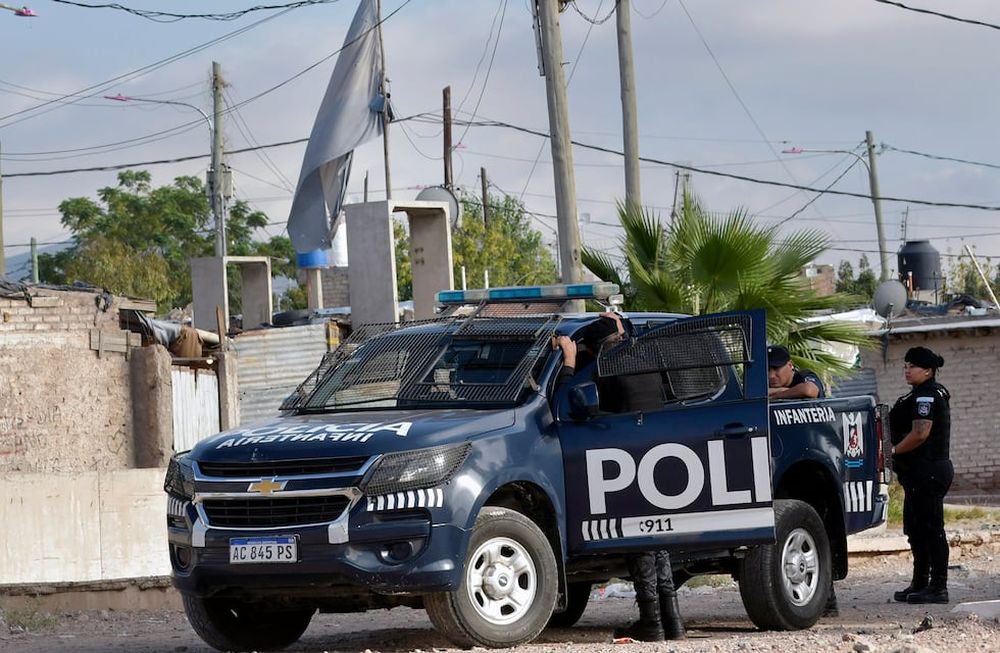 Tras la denuncia al 911, se inició un procedimiento que incluyó policías, bomberos y un medico del SEC. Imagen ilustrativa - archivo Los Andes