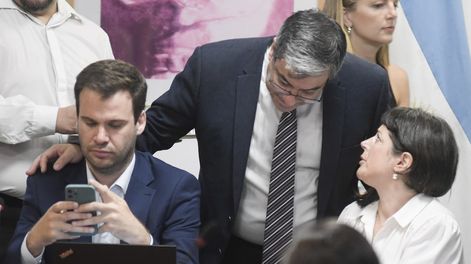 Los Andes | De izquierda a derecha, los diputados Juan Manuel López, Germán Martínez y Carolina Gaillard (Foto: Federico López Claro)