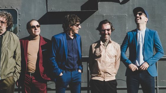 Raro, el disco bisagra del Cuarteto de Nos, tendrá su versión en vinilo y ya está a la venta en algunos países de Latinoamérica. Hoy llega a Argentina.