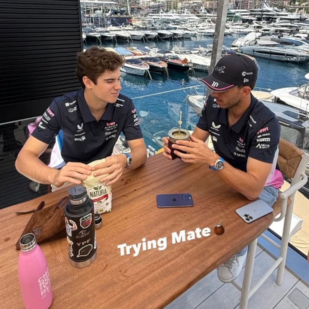 The Argentine driver shared the traditional infusion with his Alpine teammate and shared a fun moment before the race in the Principality.