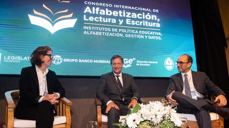 Los Andes | Más de 30 ministros y especialistas en Educación iberoamericanos llegaron a Mendoza para dialogar sobre políticas educativas, gestión y estrategias pedagógicas. Participan del Congreso Internacional de Alfabetización, Lectura y Escritura. En la apertura e