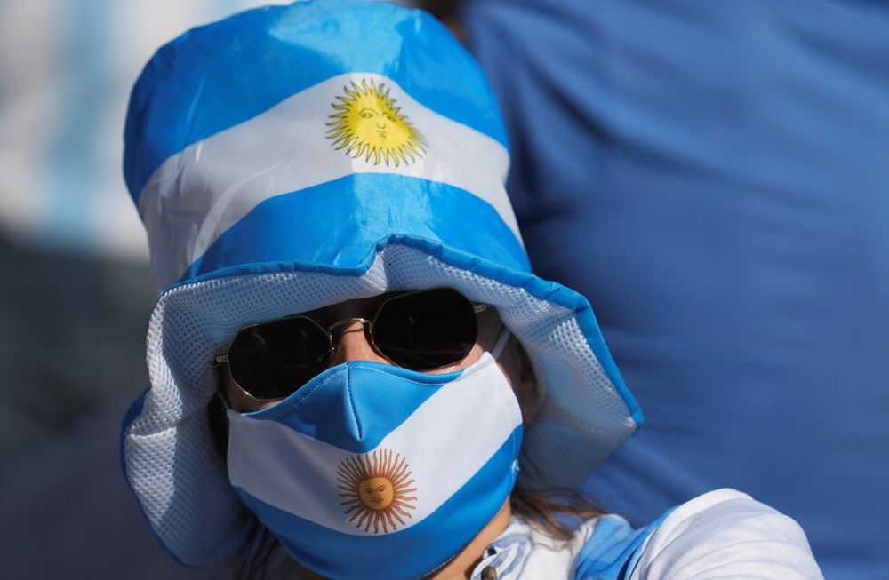 Los fanáticos argentinos no tienen límite y copar Qatar para alentar al equipo de Lionel Messi. / Gentileza.
