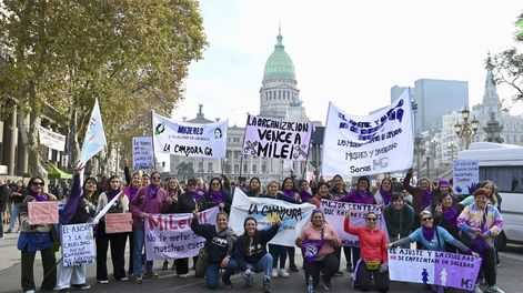 Marcha de jubilados en el Congreso, hoy se concentran manifestantes multisectoriales.&nbsp;