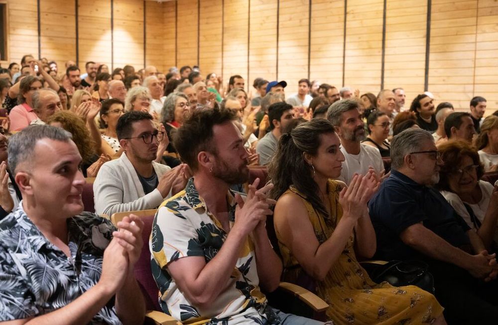 El Quintanilla se desbordó de aplausos tras la presentación de “Todo”