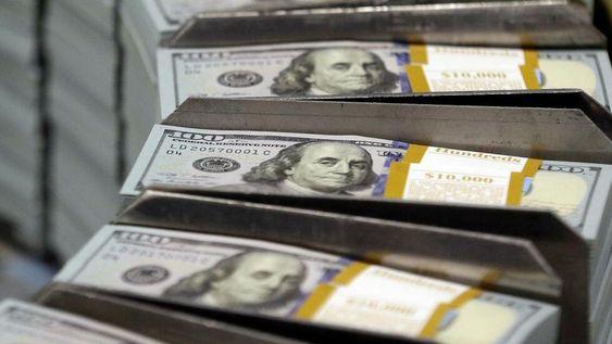 Dólar: volvió la tensión por compras de ahorristas y mayores importaciones