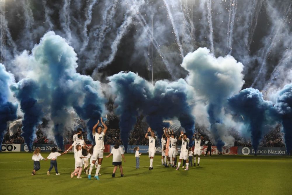 A total party at the Bautista Gargantini stadium to celebrate Independiente Rivadavia's Copa Argentina victory. Historic.