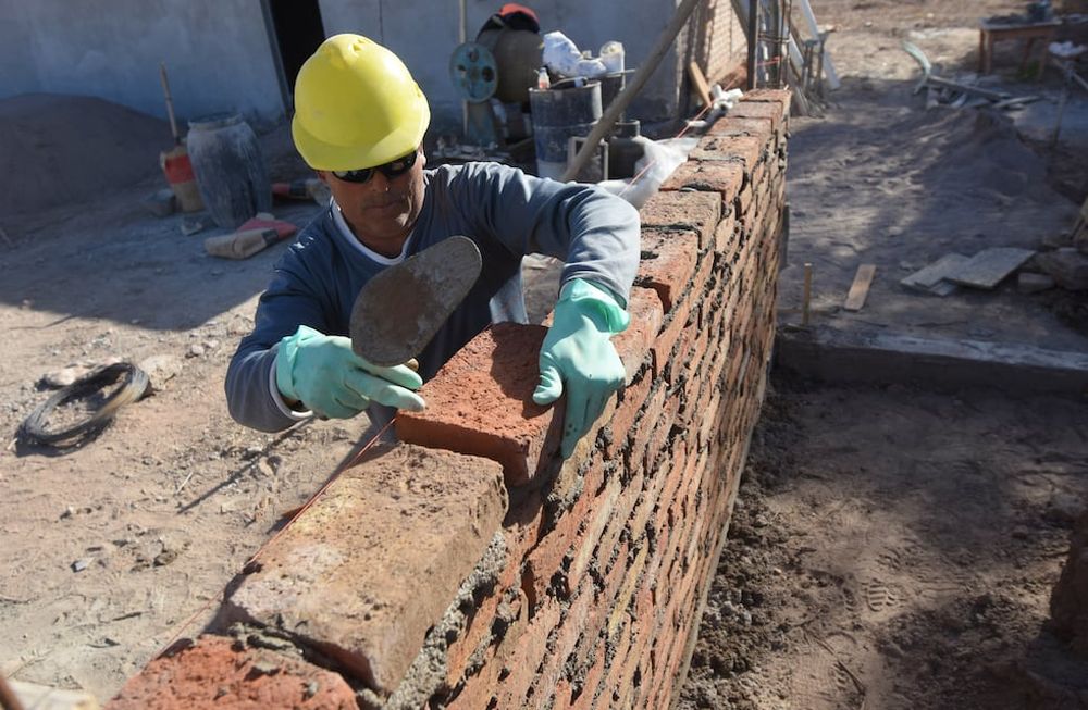 Acceso a la vivienda. Este año la Justicia local determinó que las cuotas UVA no pueden superar el 35% del salario. / José Gutiérrez