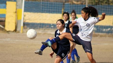 Fútbol femenino: seis equipos se despegan del resto para buscar la clasificación