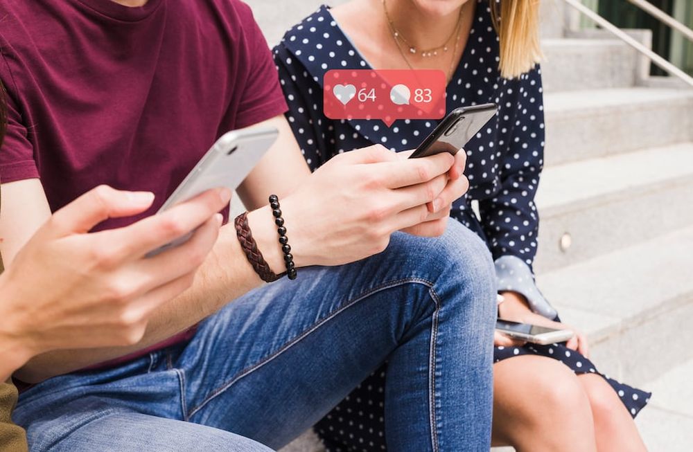 Las reuniones sociales siguen prohibidas. Aunque esto no parece afectar a muchos usuarios de las redes sociales, que postean estos encuentros. Gentileza.