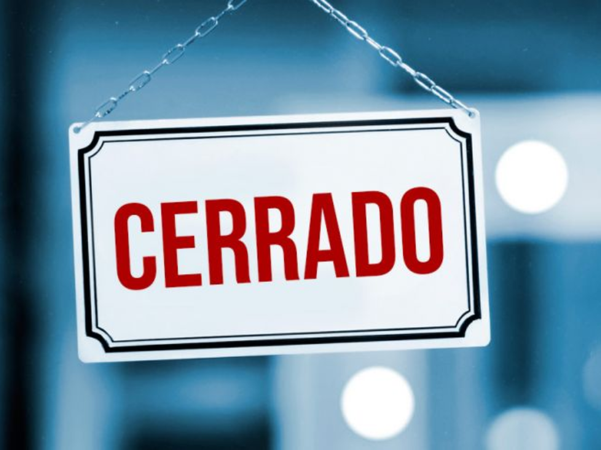 Esta cadena de hamburguesas enfrenta una crisis sin precedentes.